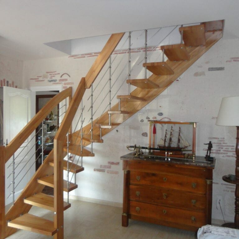 escalier-treppenmeister-suspendu-contemporain-bois-design-limon